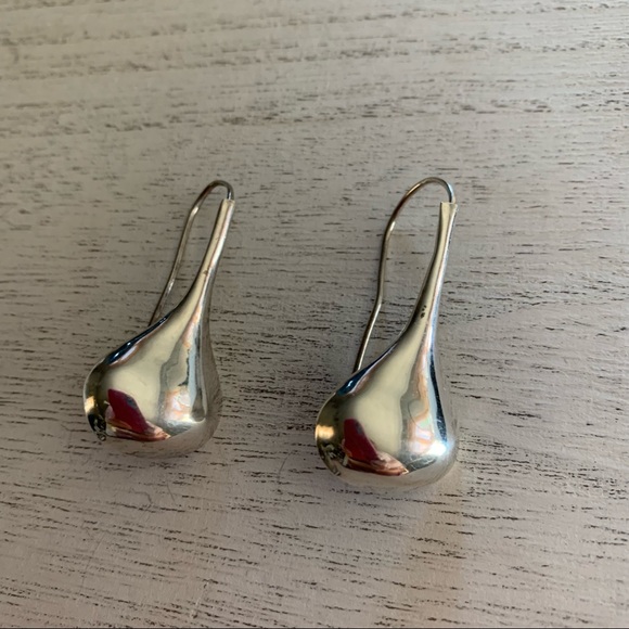 Jewelry - 🧡 Silver Teardrop Earrings